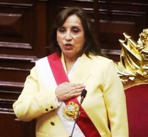 Dina Boluarte La Primera Mujer En Asumir El Cargo De Presidenta En Perú