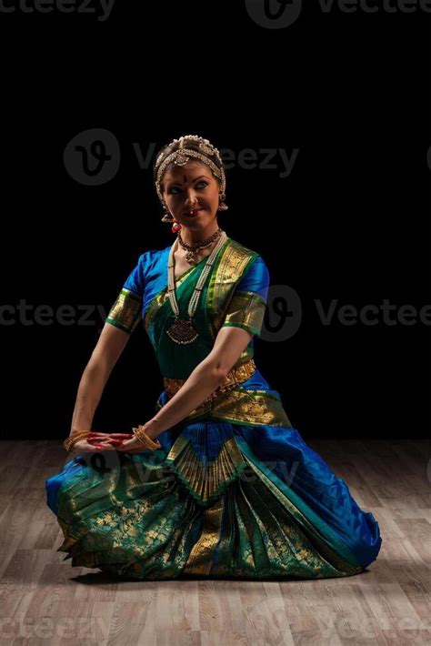 Bharatanatyam Dance Stock Photos, Images and Backgrounds for Free Download