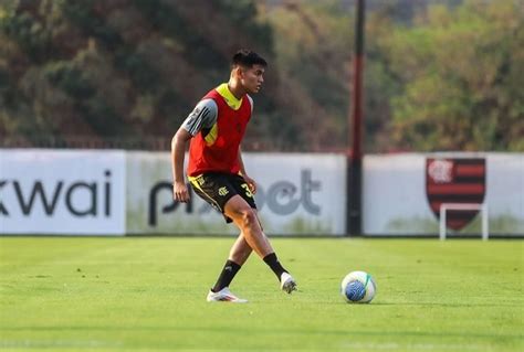 Alcaraz Deve Ter A Primeira Chance No Time Titular Do Flamengo