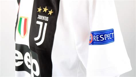 Ronaldo's Official Juventus 2018/19 Signed Shirt - CharityStars