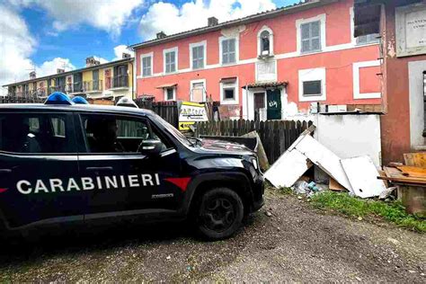 Monte Compatri In Corso Lo Sgombero Del Casale Barcaccia Foto