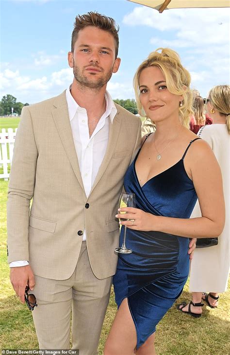 Jeremy Irvine Is Engaged To Partner Jodie Spencer Daily Mail Online