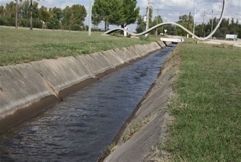 Ansl C Mo Es El Sistema De Conducci N De Agua Cruda Por Canales