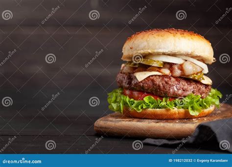 Hamburguesa De Carne Casera Foto De Archivo Imagen De Cena Almuerzo