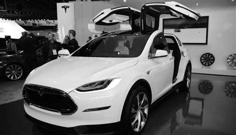 2015 Tesla Model X - Information and photos - MOMENTcar