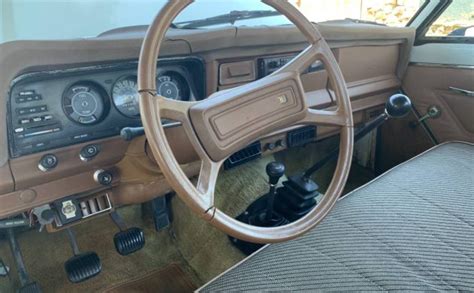 Perfect Graphics: 1980 Jeep J10 Honcho | Barn Finds