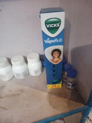 Pharmaceutical Ointment Vicks Vaporub Wholesaler From Aligarh