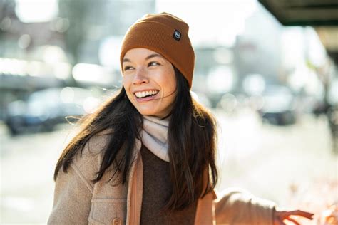 Cómo Llevar Un Gorro 6 Estilos Explicados Para Que Hombres Y Mujeres Lo Luzcan En Cualquier