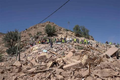 Morocco Earthquake Death Toll Passes 2800 Survivors Camp Outdoors