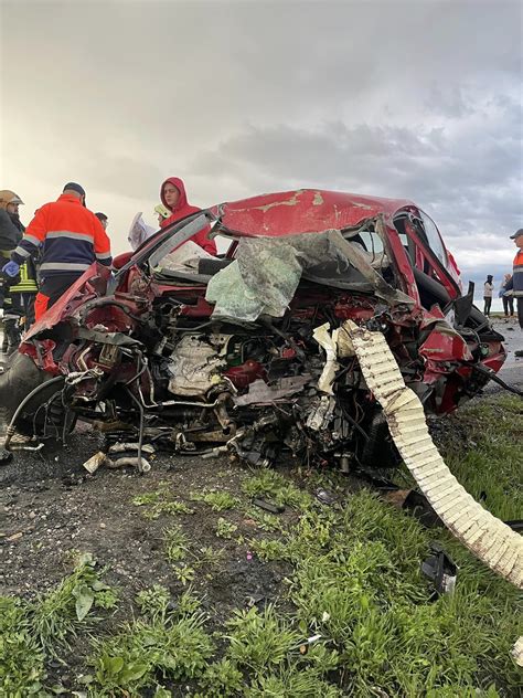 ACUM Accident GRAV în Argeş CARAMBOL între un TIR şi două maşini