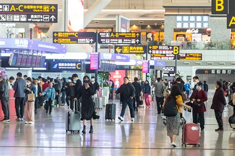 上半年航空市场恢复超8成 国际航班恢复量不及3成 公司频道 财新网