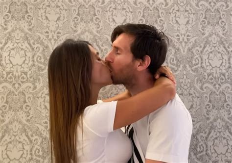 Messi s Naked Wife 97 photos порно