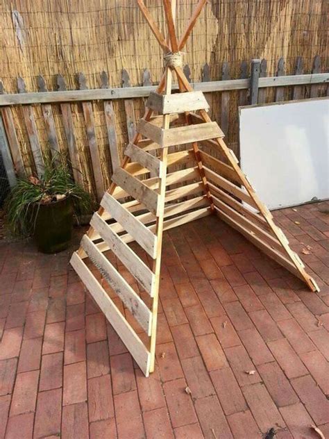 Easy Diy Outdoor Kids Teepee In The Backyard Homemydesign