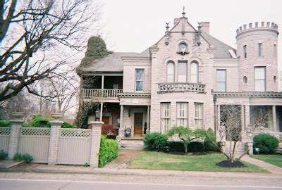 TODD-COUNTY-KENTUCKY-PICTURES-AMERICA: GUTHRIE-KY CASTLE