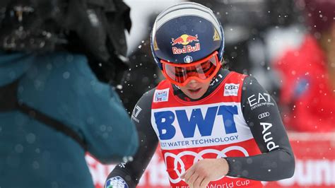 Abfahrt In St Moritz Goggia Rast Mit Gebrochener Hand Zur Sensation