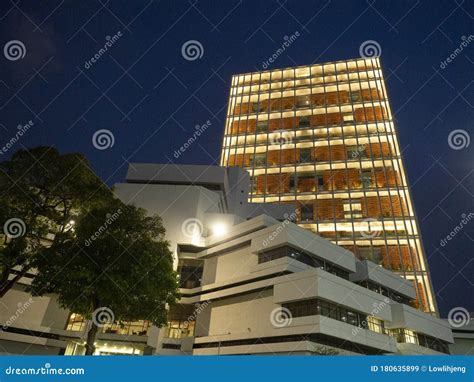 State Courts, Singapore editorial stock image. Image of city - 180635899