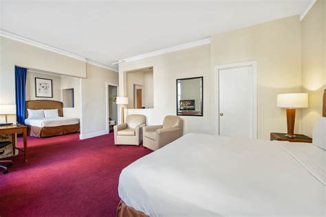 Travelodge by Wyndham Downtown Chicago | Chicago, IL Hotels