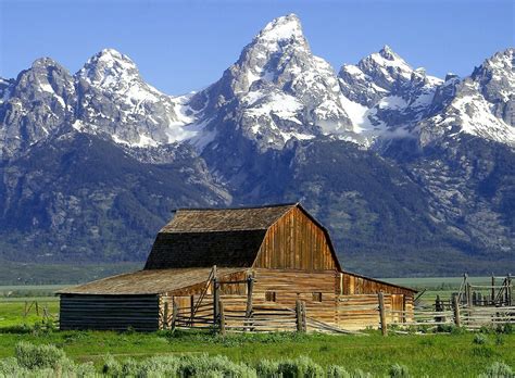 10 Top-rated Tourist Attractions in Wyoming