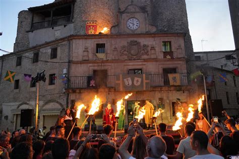 Fiesta De Los Fueros Historia Tradici N Y Antorchas