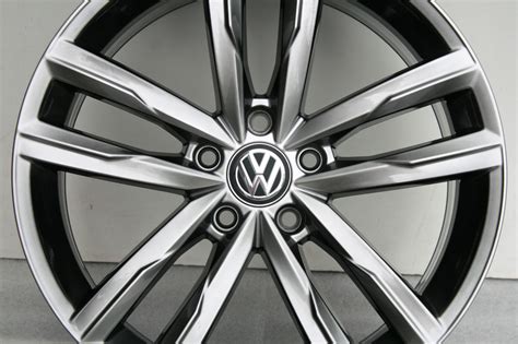 18 ORYGINAŁ VW R LINE ARTEON PASSAT TIGUAN CC GOLF 3G0 601 025 K za