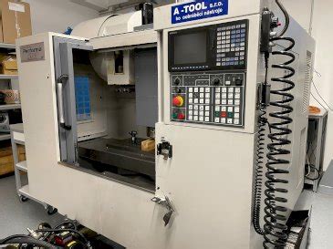 Akira Seiki Sr Xp Vertical Machining Center