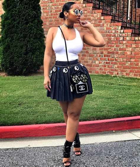 Tammy Rivera Malphurs In A Chanel Bag 💁🏾‍♀️follow Chanel Monroe To Find