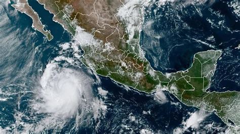 El ciclón Orlene evoluciona a huracán frente al Pacífico de México