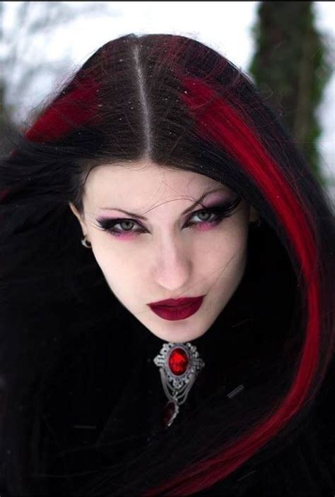 Pin By Mike Borchers On Gótica Goth Beauty Gothic Hairstyles Gothic