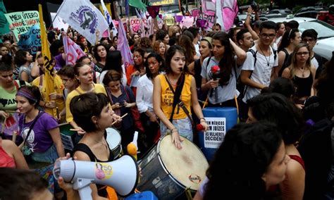 Protesto contra Cunha reúne duas mil pessoas em São Paulo Jornal O Globo