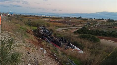 Accidente A Valencia Hoy Un Tr Iler Embiste A Un Cami N En Silla