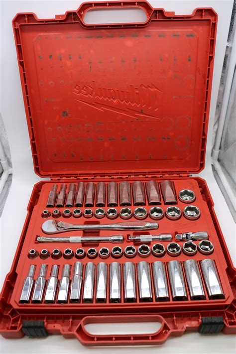 Milwaukee Tools Pc Drive Sae Metric Socket Set Good