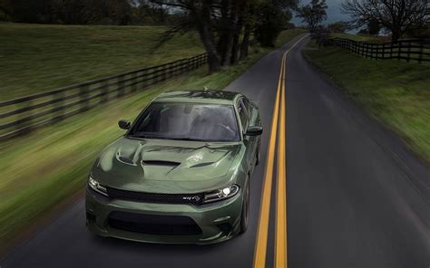 Esquivar Cargador Srt Hellcat Carretera Coches Desenfoque De