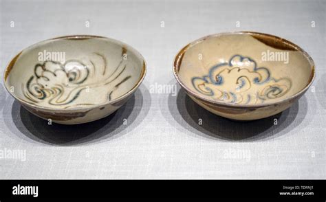 Ming Dynasty porcelain Stock Photo - Alamy