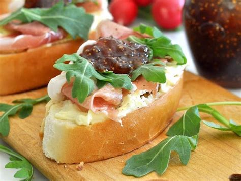 Italian Happy Hour Cabernet Sauvignon And Prosciutto Bruschetta With