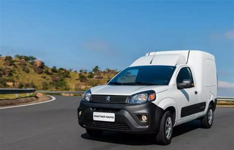 Peugeot Apresenta O Partner Rapid O Fiat Fiorino Da Francesa ABRACAF