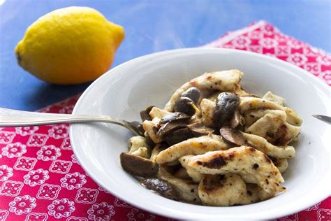 Straccetti Di Tacchino Con Limone E Olive Verdi Pronti In 10 Minuti