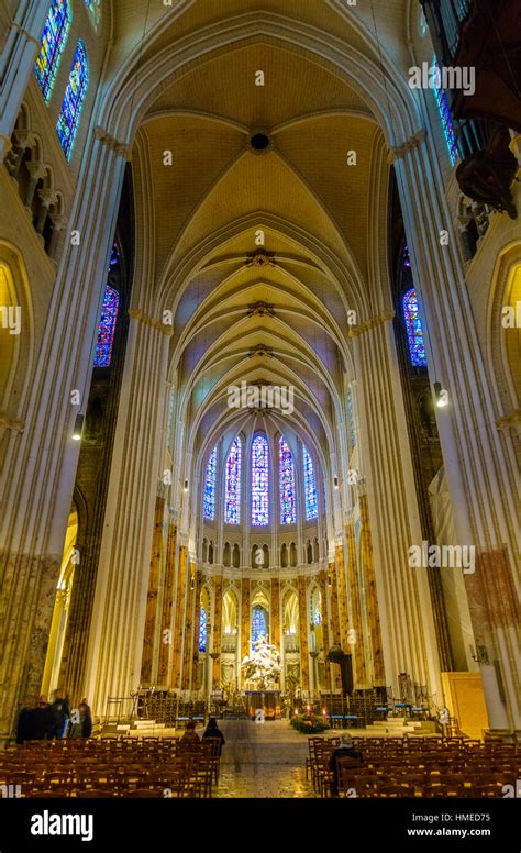 Chartres Cathedral Interior Stock Photos & Chartres Cathedral Interior ...