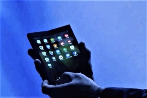 Samsung unveils its foldable smartphone, calls the technology ‘Infinity ...