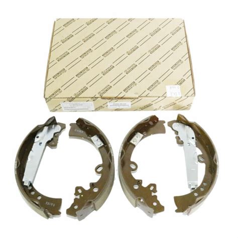 Genuine Toyota Fortuner Hilux 4WD Rear Brake Shoe Set 2005 2015 04495