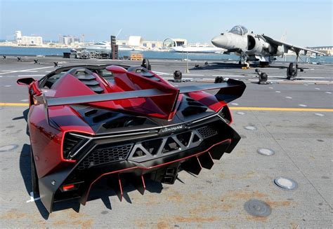 Lamborghini Veneno technical specifications and fuel economy