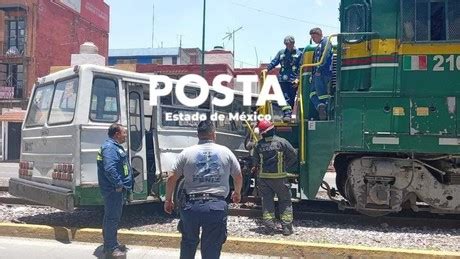 Cami N De Pasajeros Intenta Ganarle El Paso Al Tren Y Es Embestido