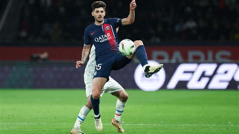 Psg Real Sociedad The Surprise Lucas Beraldo Starter In Place Of