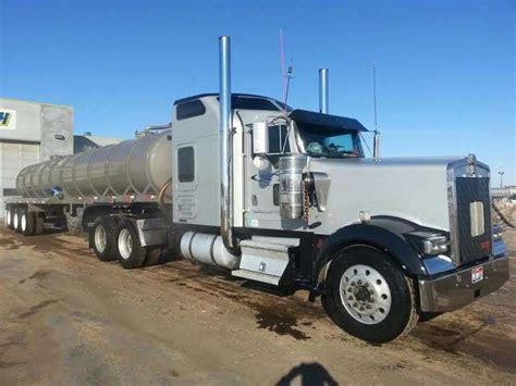 Kenworth W900b Flat Top