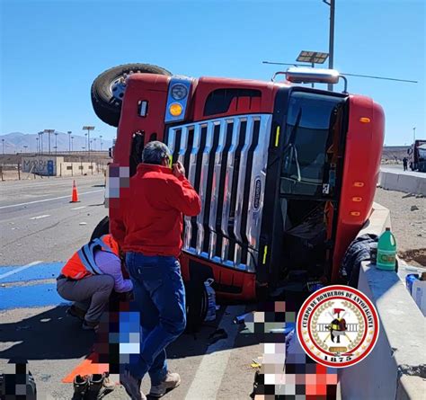 Accidente de tránsito en la Ruta 5 Norte tras volcamiento de camión