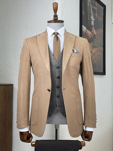 Bojoni Daroni Beige Slim Fit Peak Lapel Wool Suit Bojoni