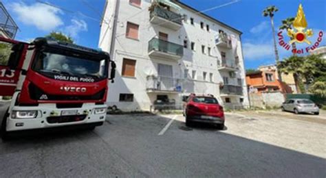 Incendio Sviluppatosi Nella Camera Da Letto Di Un Appartamento