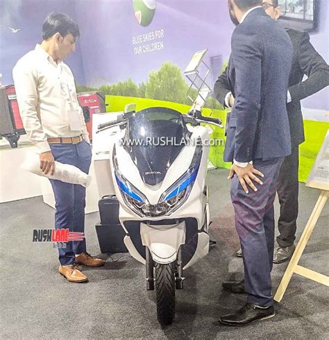 Honda PCX electric scooter showcased to dealers in India