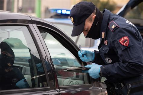 Le Regole In Campania Zona Arancione Cosa Cambia Su Spostamenti