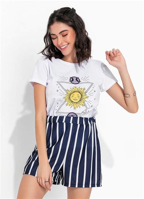 Blusa Branca Manga Curta E Estampa Localizada Moda Pop