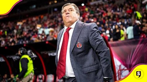 Miguel Herrera renuncio como técnico de Xolos